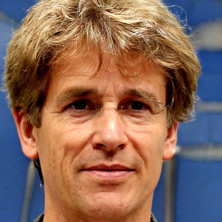 Porträt von Dietmar Lübbe